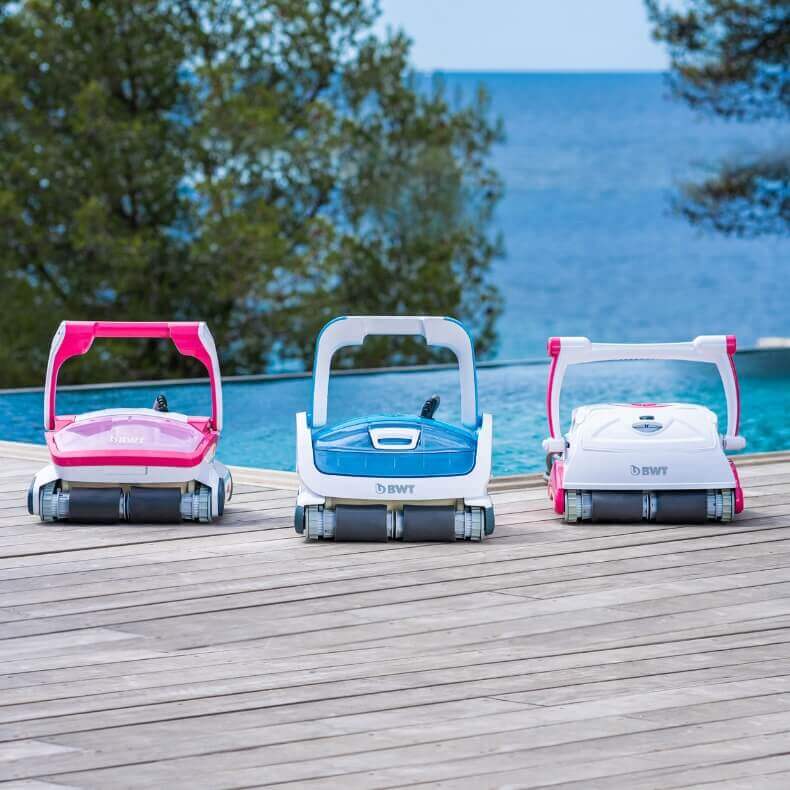 Robot BWT adatti alla pulizia delle vasche delle piscine.